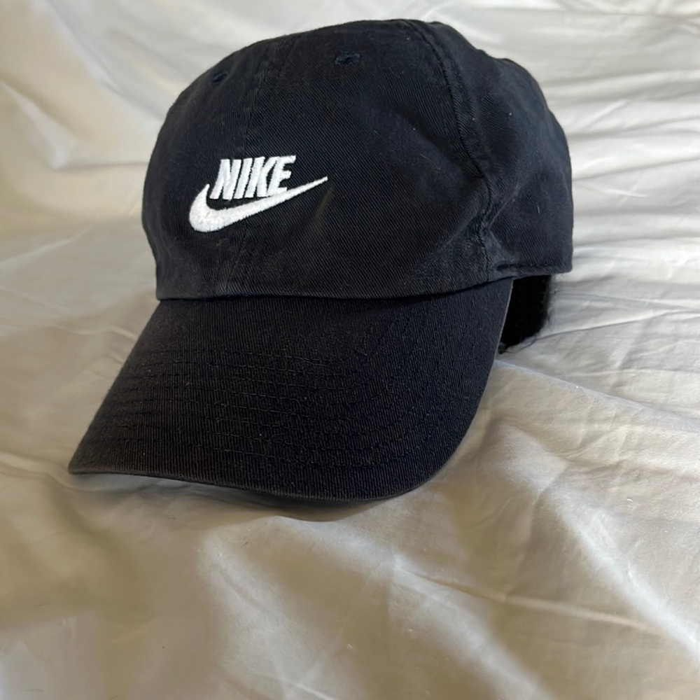 Nike Navy Blue & White Adjustable snap back Fits most sizes